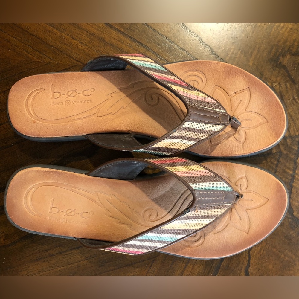 B.O.C. Born Zeva Stripe Fabric Sandal Flip Flop Women’s Sz. 10 EUC